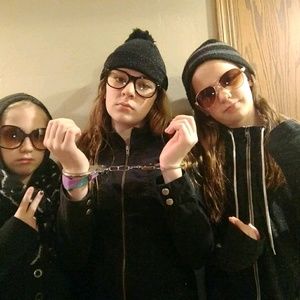 Meet your Posher, Caitlin